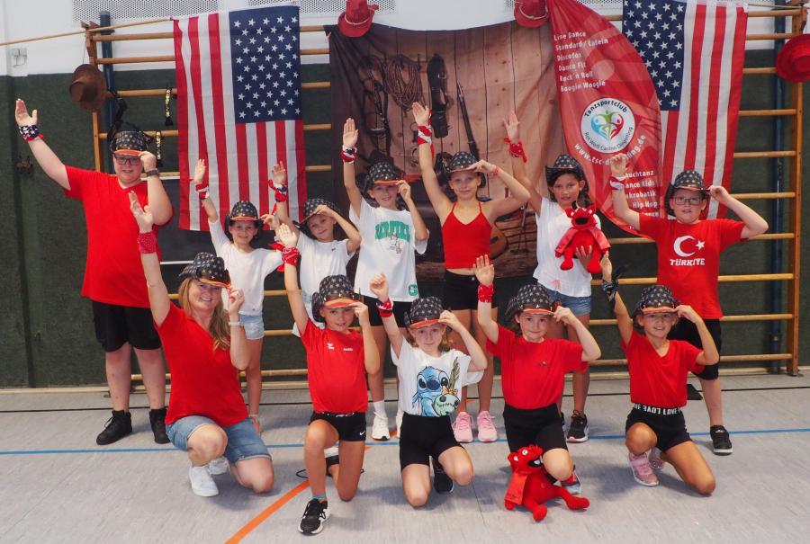 EZ_TSC_DGF_Line_Dance_Ferienprogramm_Gruppe_copy.jpg