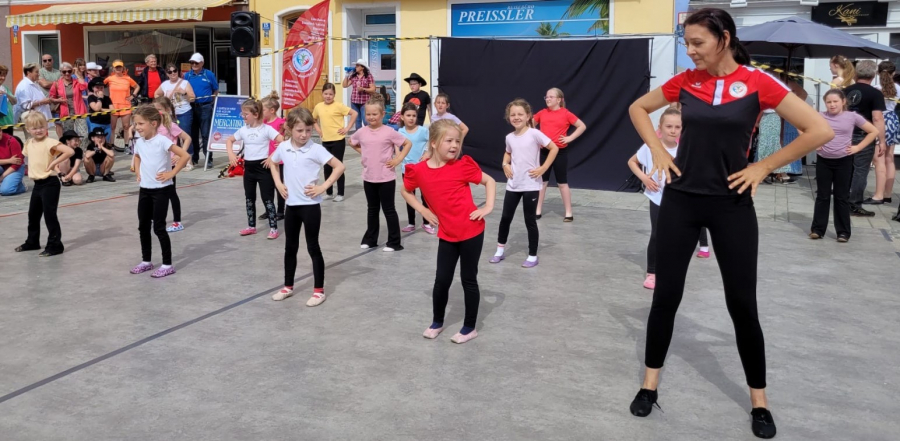 DanceKidsMaxi2 Zu
